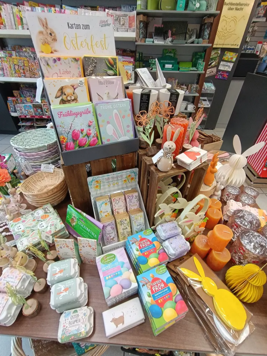 Osterkarten, Eierfarbe, Dekofiguren, Osterkörbe, Osterservietten
